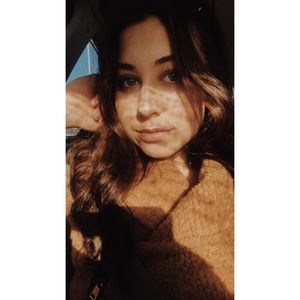 Meet your Posher, Courtney